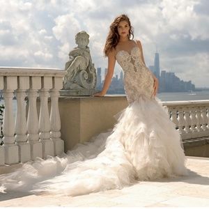 Preowned eve of milady wedding dress